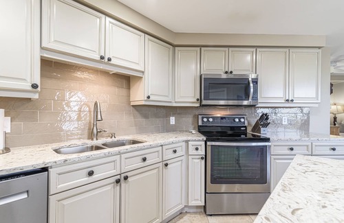 Sandestin Condo | WESTWINDS SANDESTIN BEACH FRONT 2 KINGS LARGEST FLOOR PLAN SUNSETS!