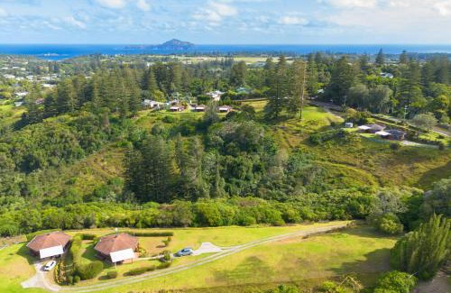 Norfolk Island House | Whispering Pines Cottages