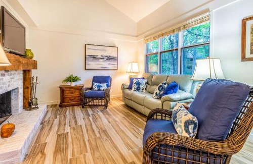 Sapphire Apartment | Whispering Woods Retreat