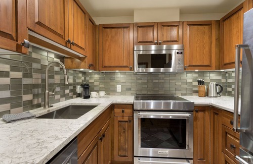Nordic Estates Condo | Whistler Creekside Luxurious Unit in Taluswood