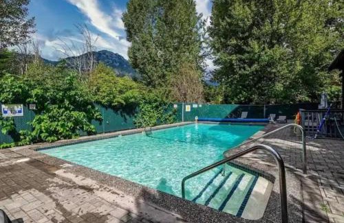 Whistler Creekside Apartment | Whistler Lakeside Hideaway