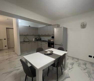 Alessandria Apartment | White House