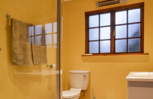 White River House | White House Lodge