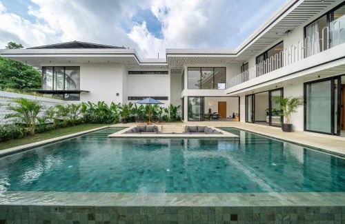Melayang Villa | White Villa - Exclusive Modern Villa - Grand Living Space - Breathtaking Views