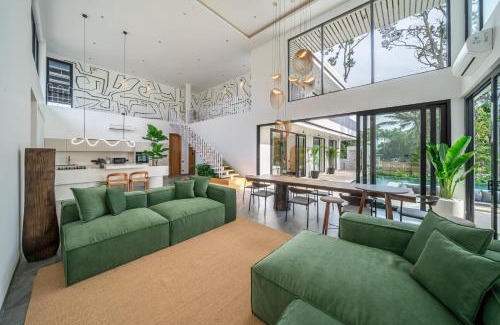 Melayang Villa | White Villa - Exclusive Modern Villa - Grand Living Space - Breathtaking Views