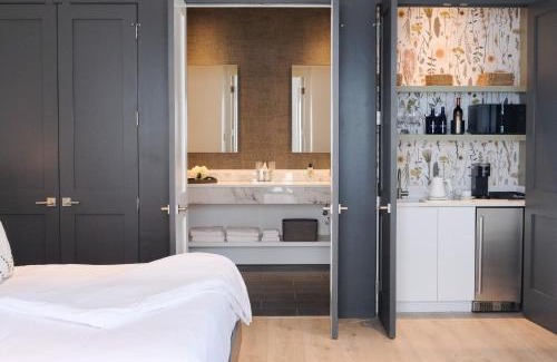 Fredericksburg Bed & Breakfast | Whitetail Court Hotel