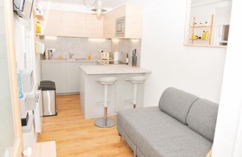 Gosport House | Whitsun Cottage - A cosy one bedroom Victorian cottage sleeping up to 3 guests