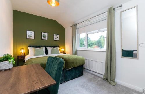 St Albans Apartment | Whole 3 Bedroom House - 2 Free Parking