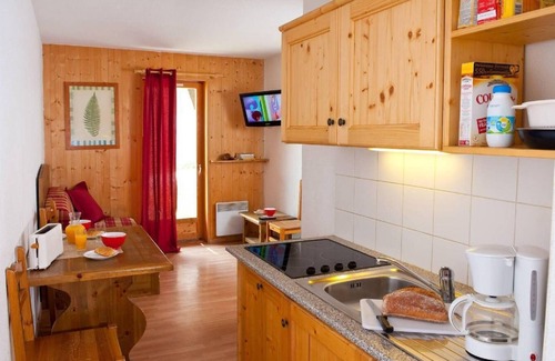 Saint-Sorlin-d'Arves Apartment | Wifi, fitness, swimming pool, terrace, balcony, parking, 50-60m², Saint Sorlin d'Arves