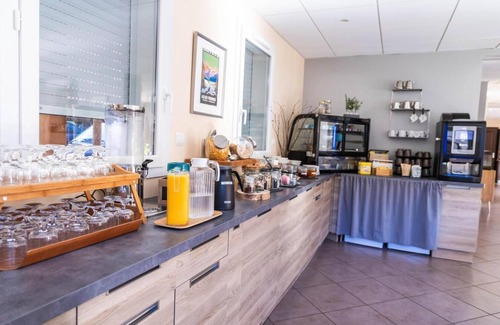 Ax-les-Thermes Apartment | Wifi, swimming pool, terrace, balcony, parking, tv, ski locker, 23m², Ax-Les-Thermes
