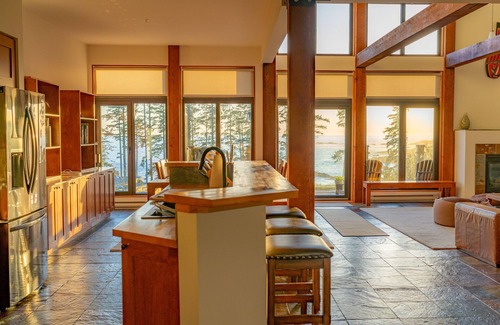 Ucluelet Condo | Wild Pacific Lookout - 3BD Ocean View W/Loft