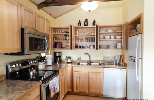 Fairbanks House | Wilderness and Aurora views yet close to town