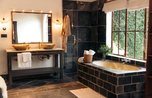 Arusha Hotel | Wildlife Residence
