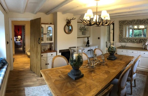 Bourton Cottage | Willow Cottage Newly refurbished Cotswold stone 4 bed cottage