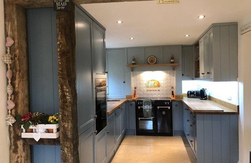 Bourton Cottage | Willow Cottage Newly refurbished Cotswold stone 4 bed cottage