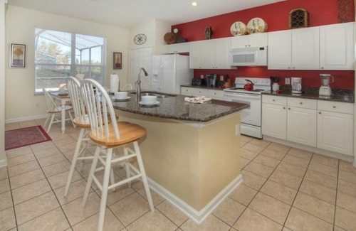 Windsor Palms House | WINDSOR PALMS - IMMACULATE 4/3 POOL HOME NEAR CLUBHOUSE