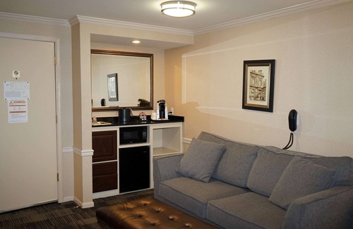 Meridian Hotel | Wingate by Wyndham Bellingham Heritage Inn