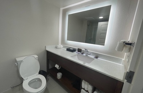 Lynn Haven Hotel | Wingate by Wyndham Panama City Area Lynn Haven