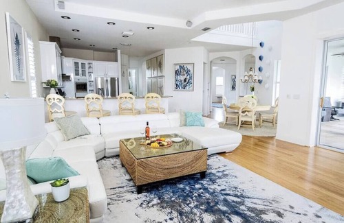Vanderbilt Beach House | Winterwind- A Water Lovers Oasis