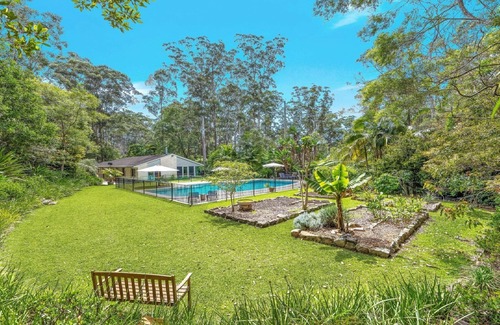 Macmasters Beach Cabin | Wirreanda Retreat - Acreage by HolidayCo.
