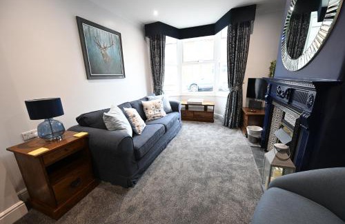City Centre House | Wisteria Cottage Town Centre FREE PARKING