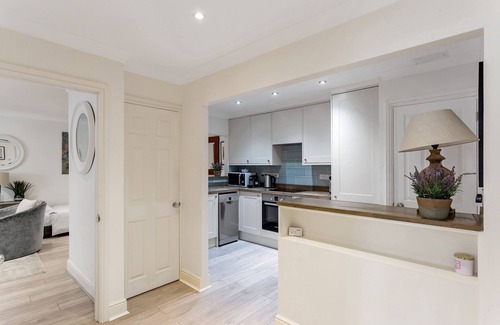 Warwick Apartment | Wonderful Central London 2 bed 2 bathroom Flat in the middle of town.
