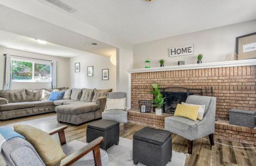 Village Seven House | Wonderful Spacious 5BR Colorado Springs House