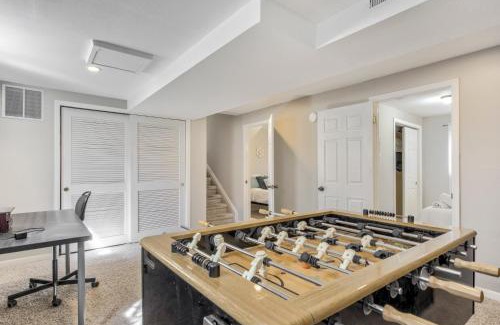 Village Seven House | Wonderful Spacious 5BR Colorado Springs House
