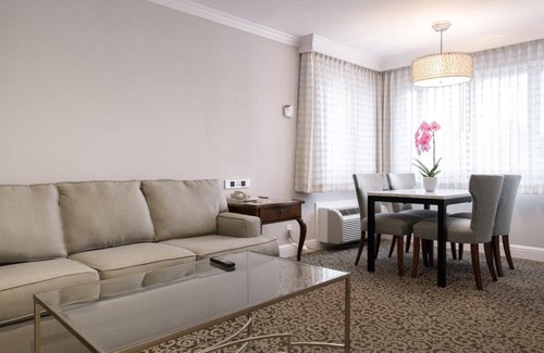 West San Jose Hotel | Woodcrest Hotel Cupertino
