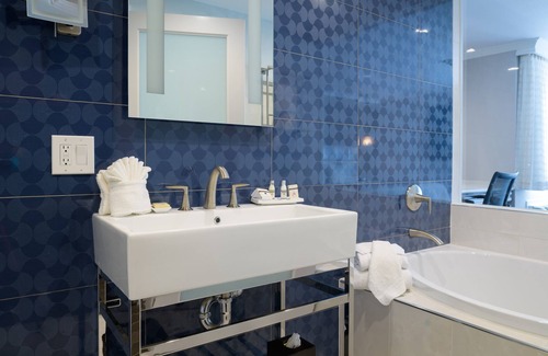 West San Jose Hotel | Woodcrest Hotel Cupertino