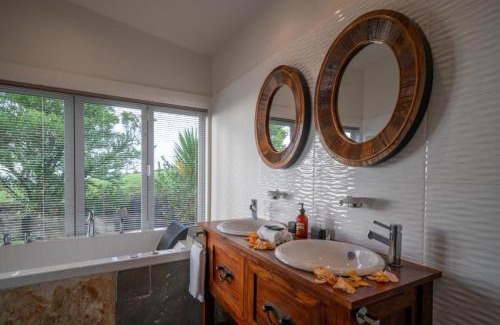 Warkworth Hotel | Woodhouse Mountain Lodge
