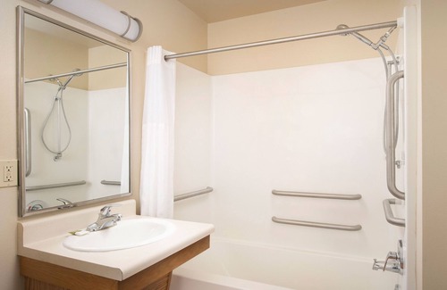 Romeoville Hotel | WoodSpring Suites Chicago Romeoville