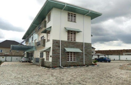Ibadan Cabin | World Lilies Hotel Events Place