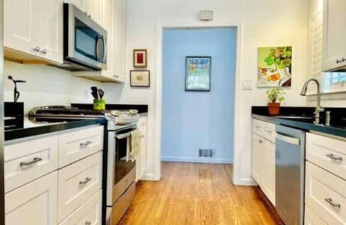 Willow Glen South - Lincoln Glen House | Wow! Beautiful house at Great Location, Much Bigger and Better than A Hotel!