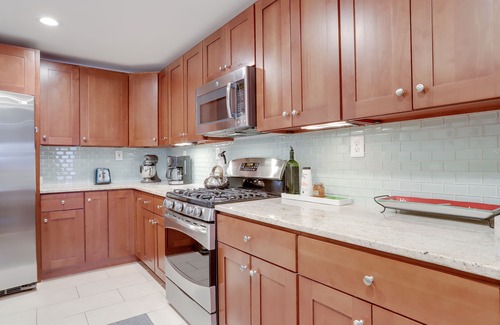 Cherrydale Apartment | Wow ! Host w/many Positive Reviews