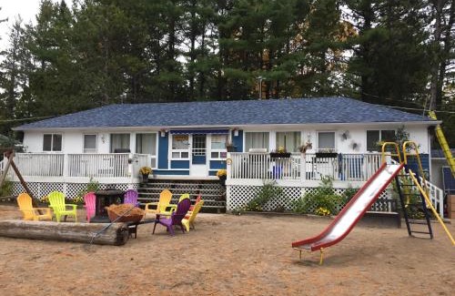 Wasaga Beach House | Wu Wu's Cabins