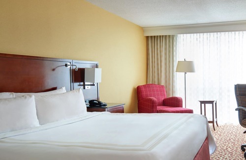 Cleveland Hotel | Wyndham Cleveland Airport