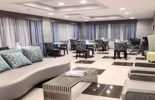 Executive Park Hotel | Wyndham Garden Charlotte Airport Southeast