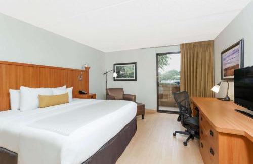 Parker Lane Hotel | Wyndham Garden Hotel Austin
