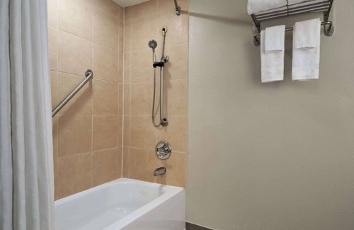 McKnight Hotel | Wyndham Garden Pittsburgh Airport