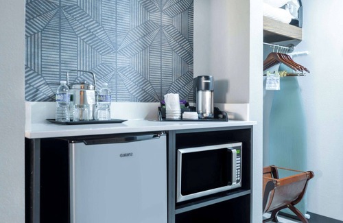 Wayne Hotel | Wyndham Indianapolis Airport