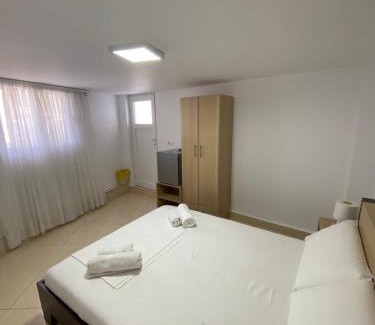 Dhermi Hotel | Yard Paradise