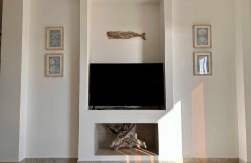 Puerto Villamil Villa | Yellow Heron House