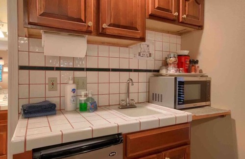 Yosemite West Apartment | YoBee! Heart of Yosemite. Homey Studio. Reservations + Breakfast included ~U1