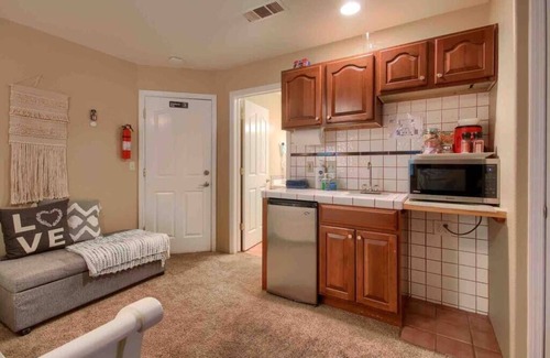 Yosemite West Apartment | YoBee! Heart of Yosemite. Homey Studio. Reservations + Breakfast included ~U1