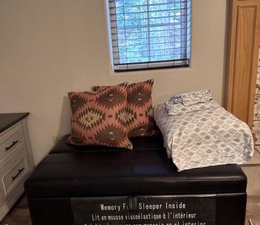 Yosemite West Apartment | YoBee! Park Reservation Included! Heart of Yosemite - Homey Studios and Breakfast