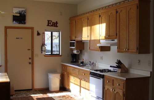 Mariposa Cottage | Yosemite/Mariposa Mountain Get-a-way