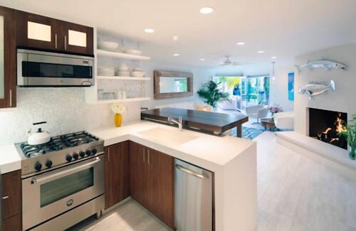 San Clemente Condo | 🌺Your ACTUAL Ocean View2 - Walk to Restaurants - inches to sand🌺