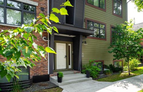 Downtown Bozeman House | Your Downtown Urban Sanctuary - Walk to EVERYTHING