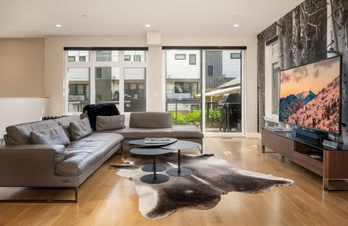Downtown Bozeman House | Your Downtown Urban Sanctuary - Walk to EVERYTHING